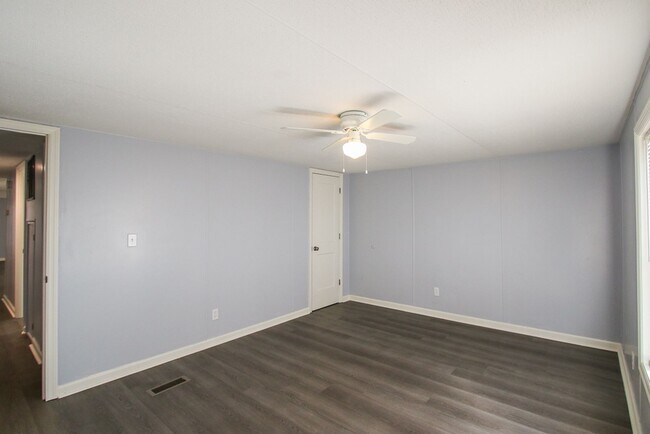 Building Photo - 351 Green Oaks Ct