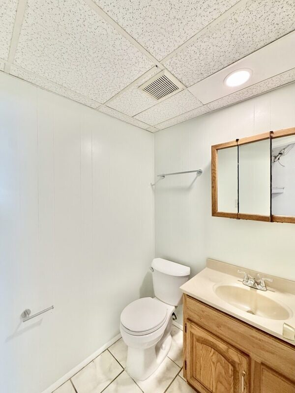 Building Photo - 1300 Classic Dr