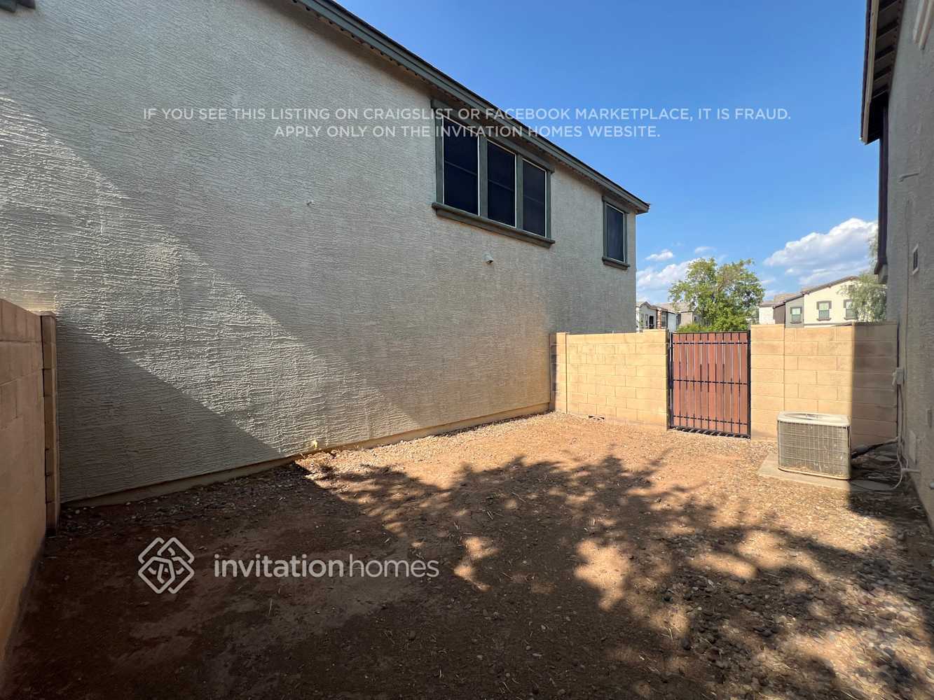 Building Photo - 1514 S Roadrunner Dr