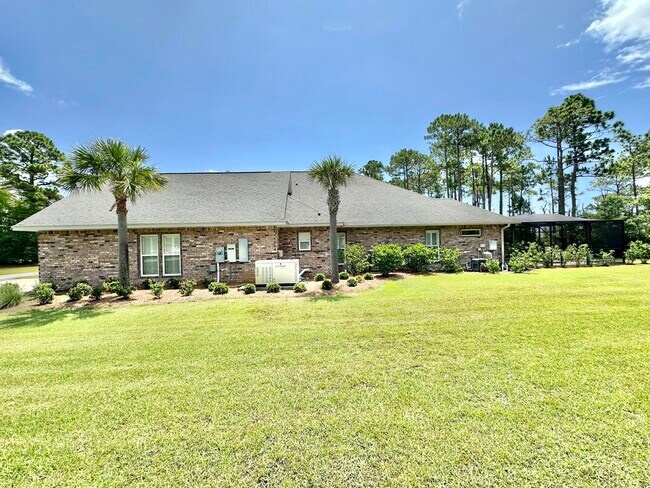 Building Photo - 206 E Pinehurst Dr