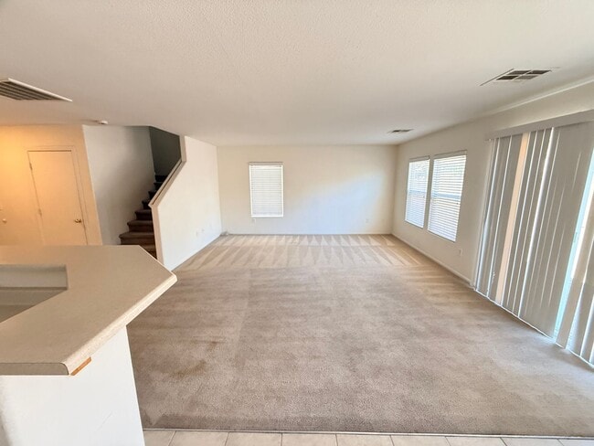 Building Photo - 2416 Cockatoo Dr