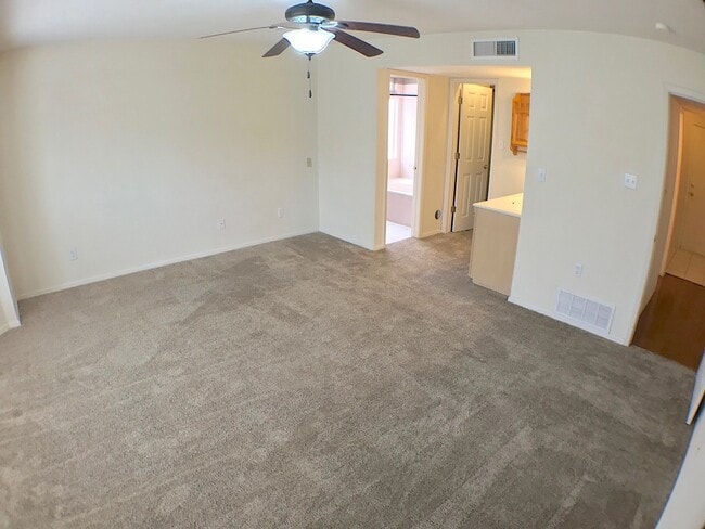 Building Photo - Northeast El Paso 3 Bed Refrig A/C