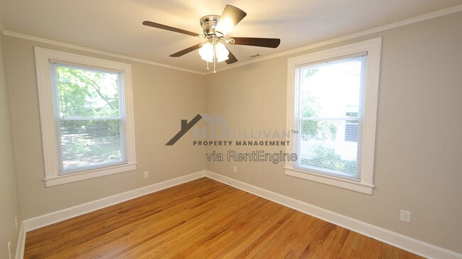 Building Photo - 102 E Edgewood Dr