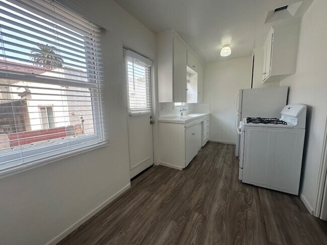 Building Photo - *OPEN HOUSE: 8/17 11:30AM-12:30PM* Charmin...