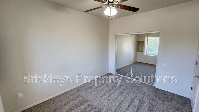 Building Photo - 705 W Queen Creek Rd