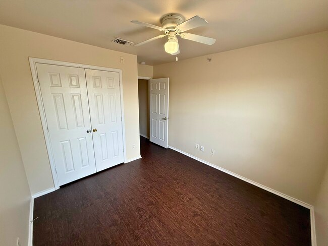 Building Photo - 10822 Mathom Landing