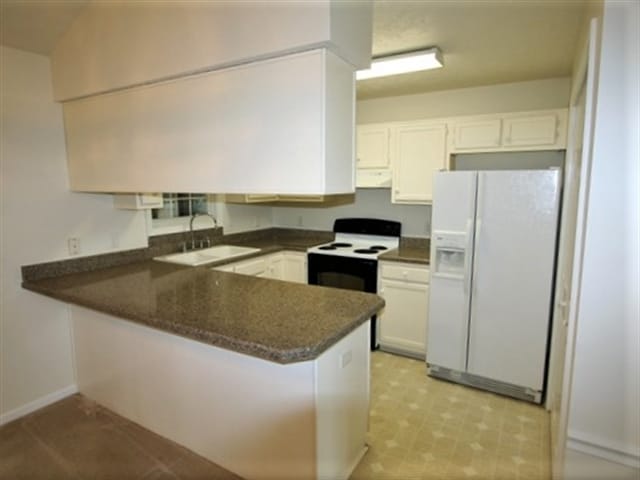 Building Photo - 2416 Bradfield Ct