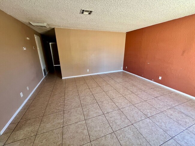 Building Photo - 6001 Mariposa Ave