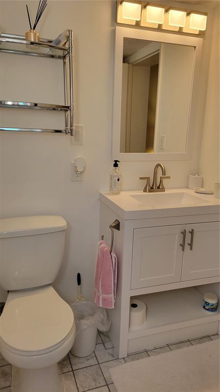 Building Photo - 638 S Owl Dr