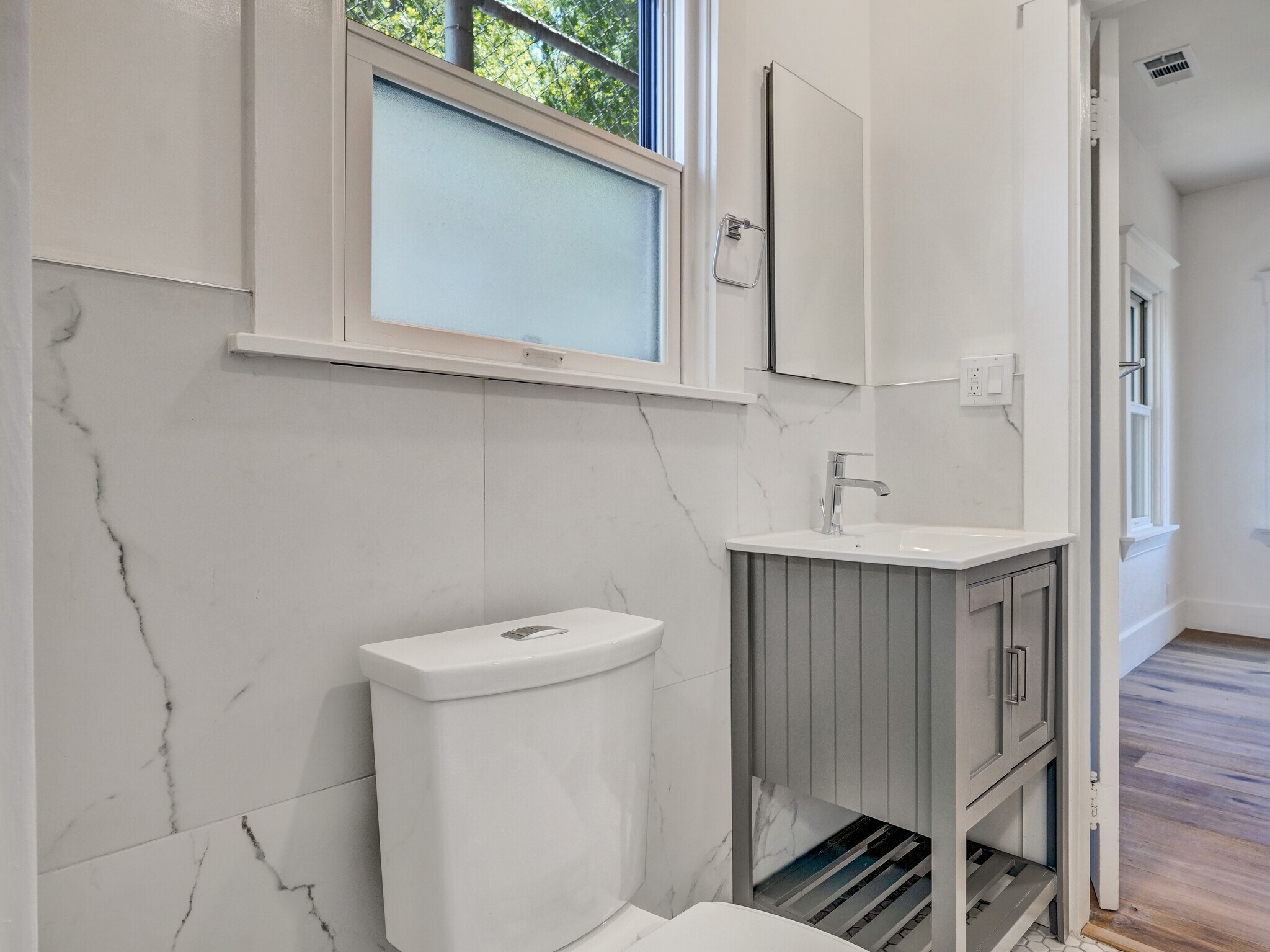 Building Photo - 1075 43rd St