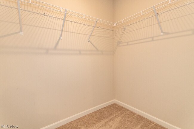 Building Photo - 472 Roberta Dr
