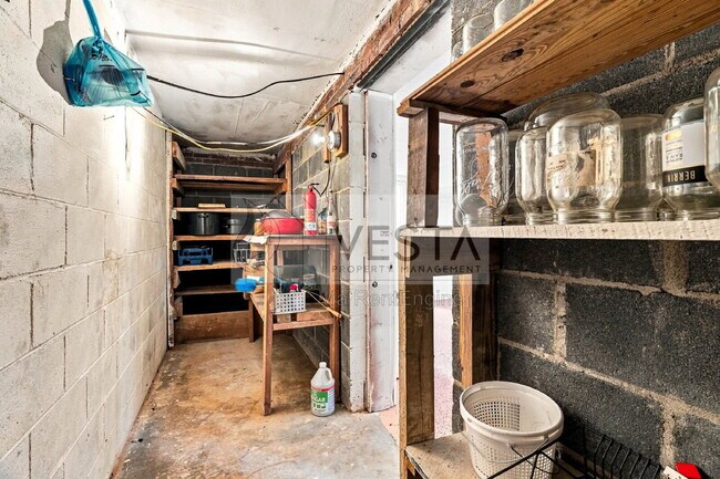 Building Photo - 100 Shannondoah Dr