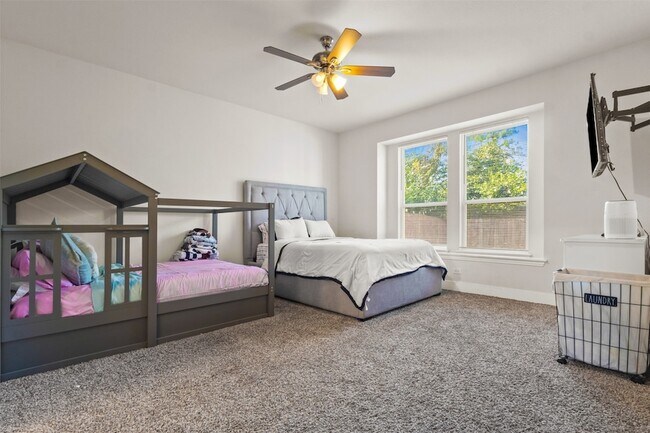 Building Photo - 2303 Starks Ave