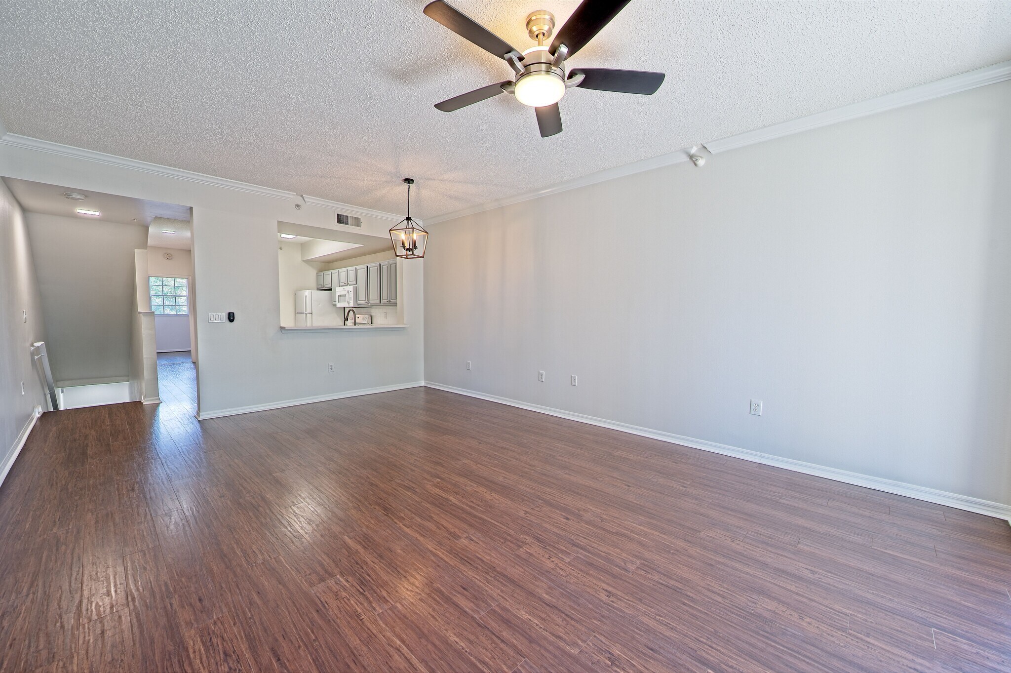 Building Photo - 5701 Bentgrass Dr