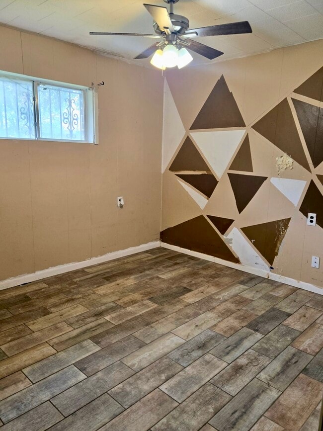 Building Photo - 860 Bingman Dr