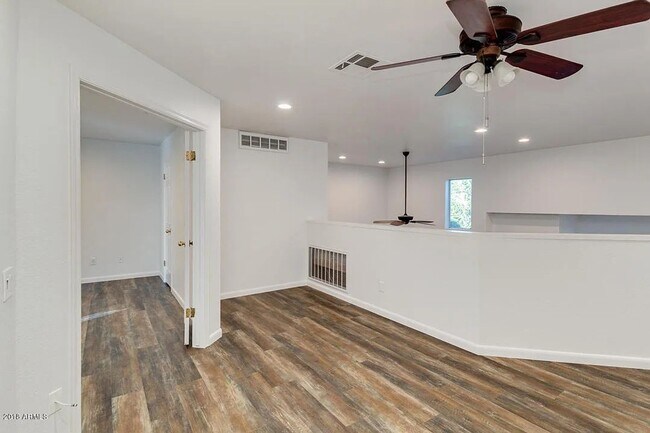 Building Photo - Renaissance Park Condo - Updated Penthouse...