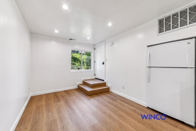 Building Photo - 372 Avalon Dr