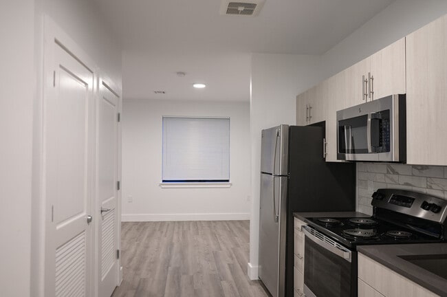 Building Photo - 276 Reock St