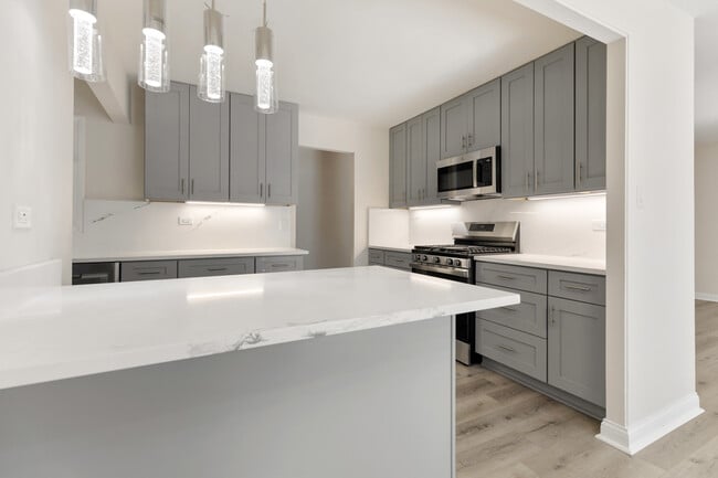 Building Photo - 601 Hillcrest Blvd