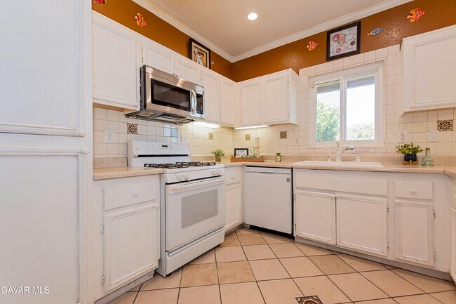 Building Photo - 43963 Glenraven Rd