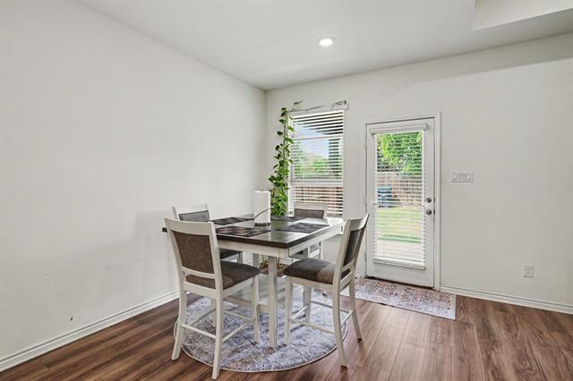 Building Photo - 8825 Landergin Mesa Dr