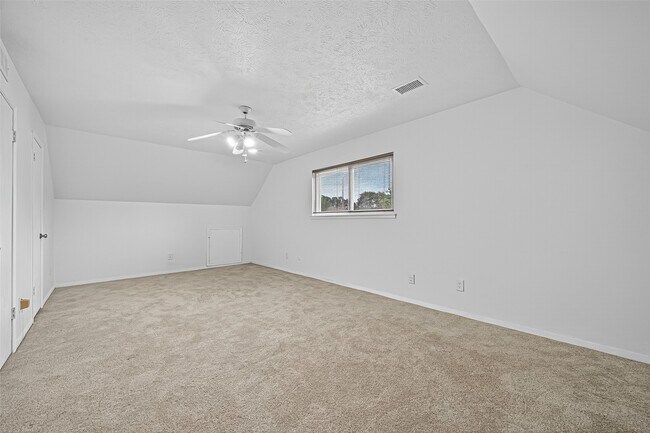 Building Photo - 21422 Park Willow Dr