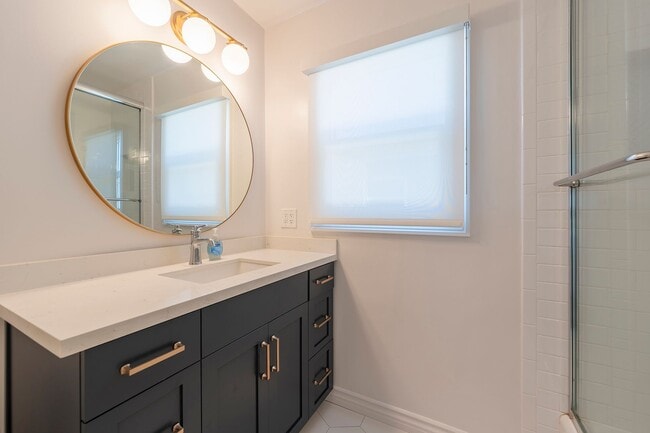 Building Photo - Beautiful Hawthorne Rental In Hollyglen!