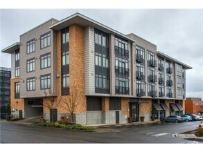 Building Photo - Beautiful 1 bedroom home at The Drake in B...