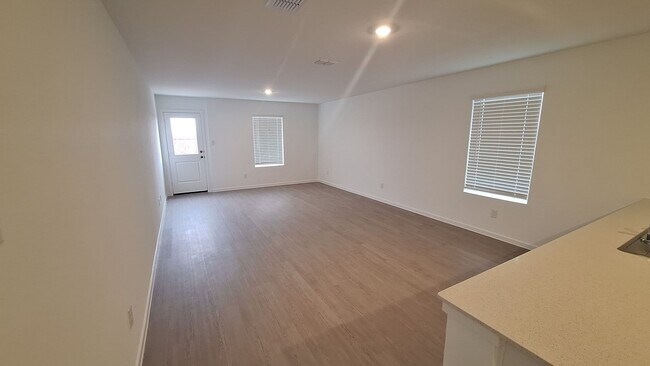 Building Photo - NEWLY BUILT 3 bedroom 2.5 Bath for Rent