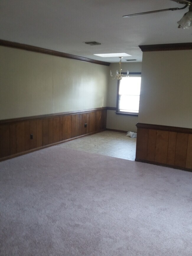 Building Photo - 2 Bedroom 2 Bathroom Townhome located in Great Bridge