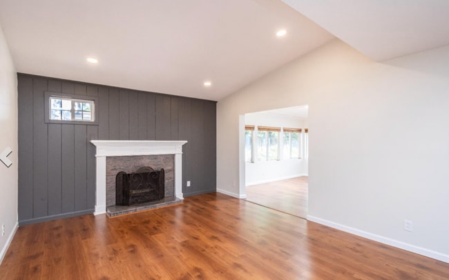Building Photo - 4/2 + Detached Studio & Pool! One Property...
