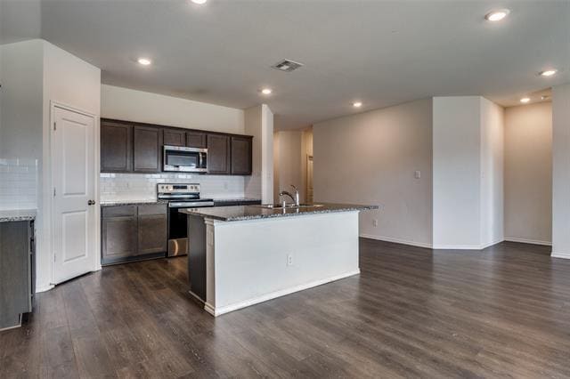 Building Photo - 208 Cultivator Ct