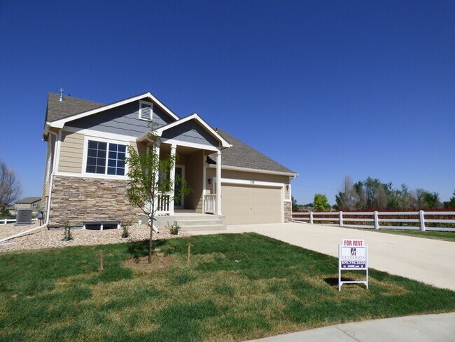 Building Photo - Tri-Level 3 Bedroom Home in Village East Subdivision in Windsor