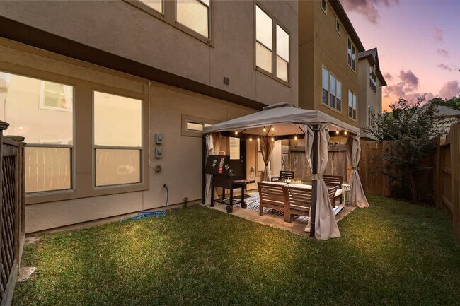 Building Photo - 10605 Enclave Springs Ct