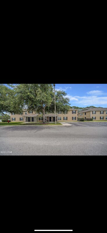 Building Photo - 1307 Lighthouse Rd
