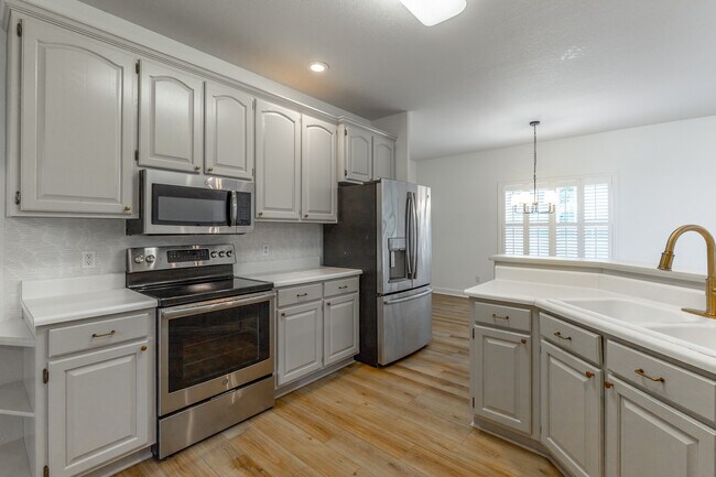 Building Photo - 7782 Prince Dr