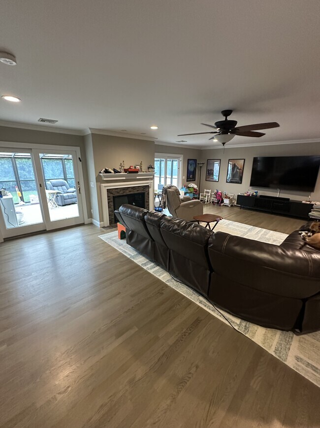 Building Photo - 85 Mountain Ridge Dr