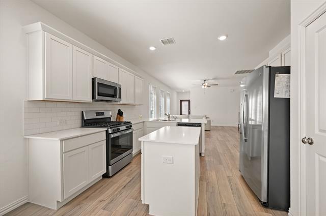 Building Photo - 1216 W Yarrow Ave