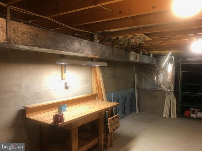 Building Photo - 8104 Overlake Ct