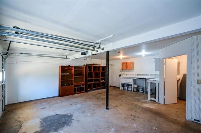 Building Photo - 115 Arborfield Way