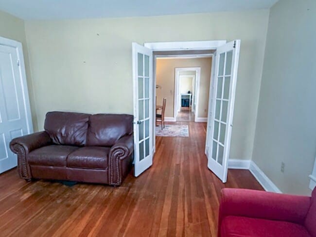 Building Photo - 30-32 Sherman St - Lakefront Living, Right in the Heart of Burlington