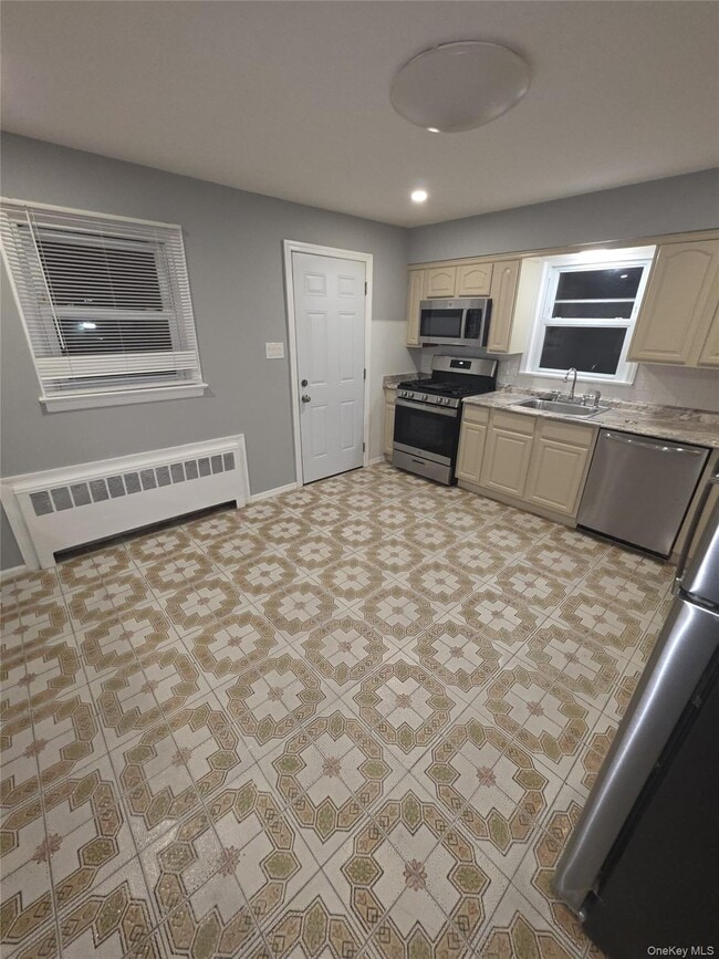 Building Photo - 915-911 11th St