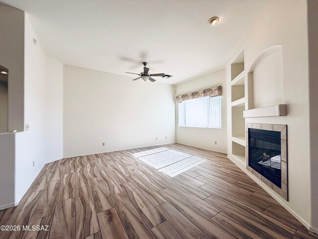 Building Photo - 5206 N Canyon Rise Pl