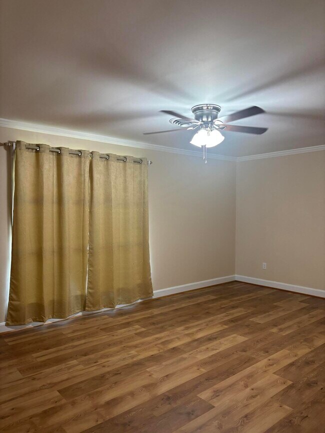 Building Photo - 855 Whatley St