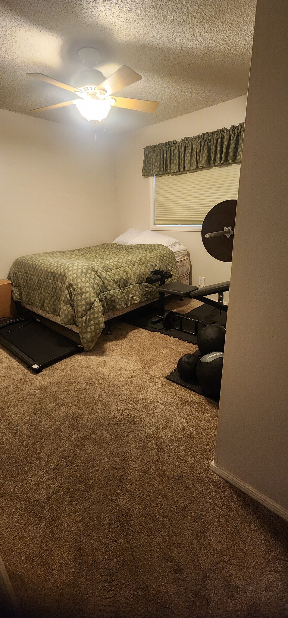 Guest bedroom - 1393 Coventry Ave