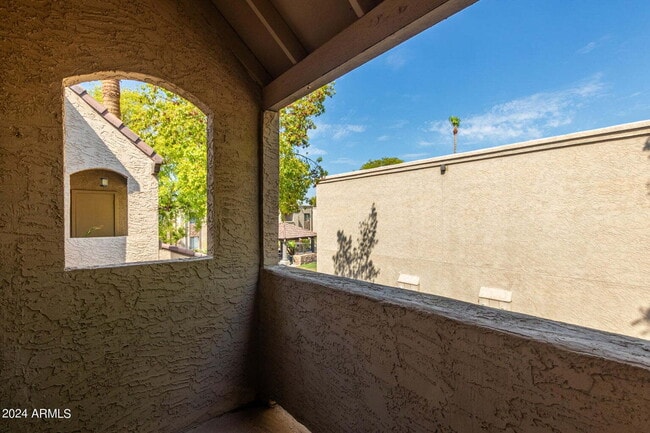 Building Photo - Beautiful Scottsdale 1 Bedroom Apartment!