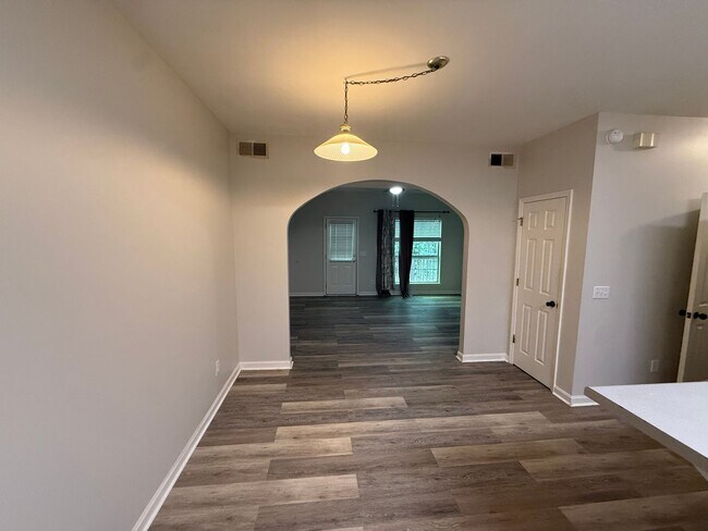 Building Photo - 500-502 Greentree