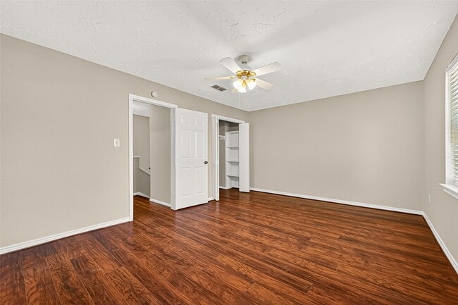 Building Photo - 9022 Wilcrest Dr