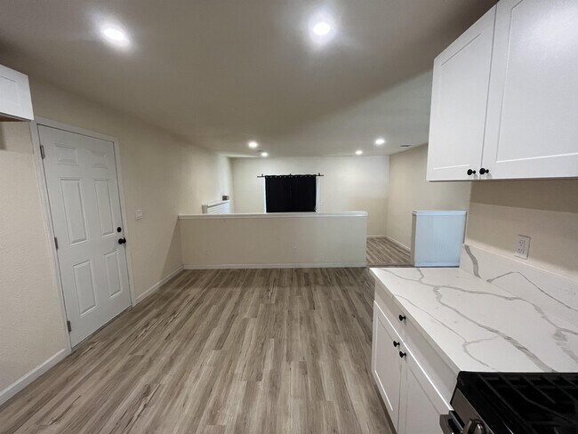 Building Photo - 3021 Farris Ave