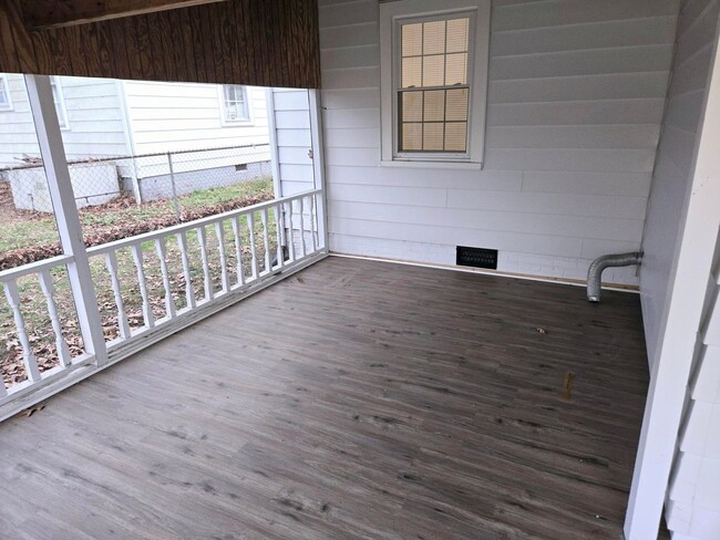 Building Photo - Charming 3-Bedroom Rental Home in Burlingt...